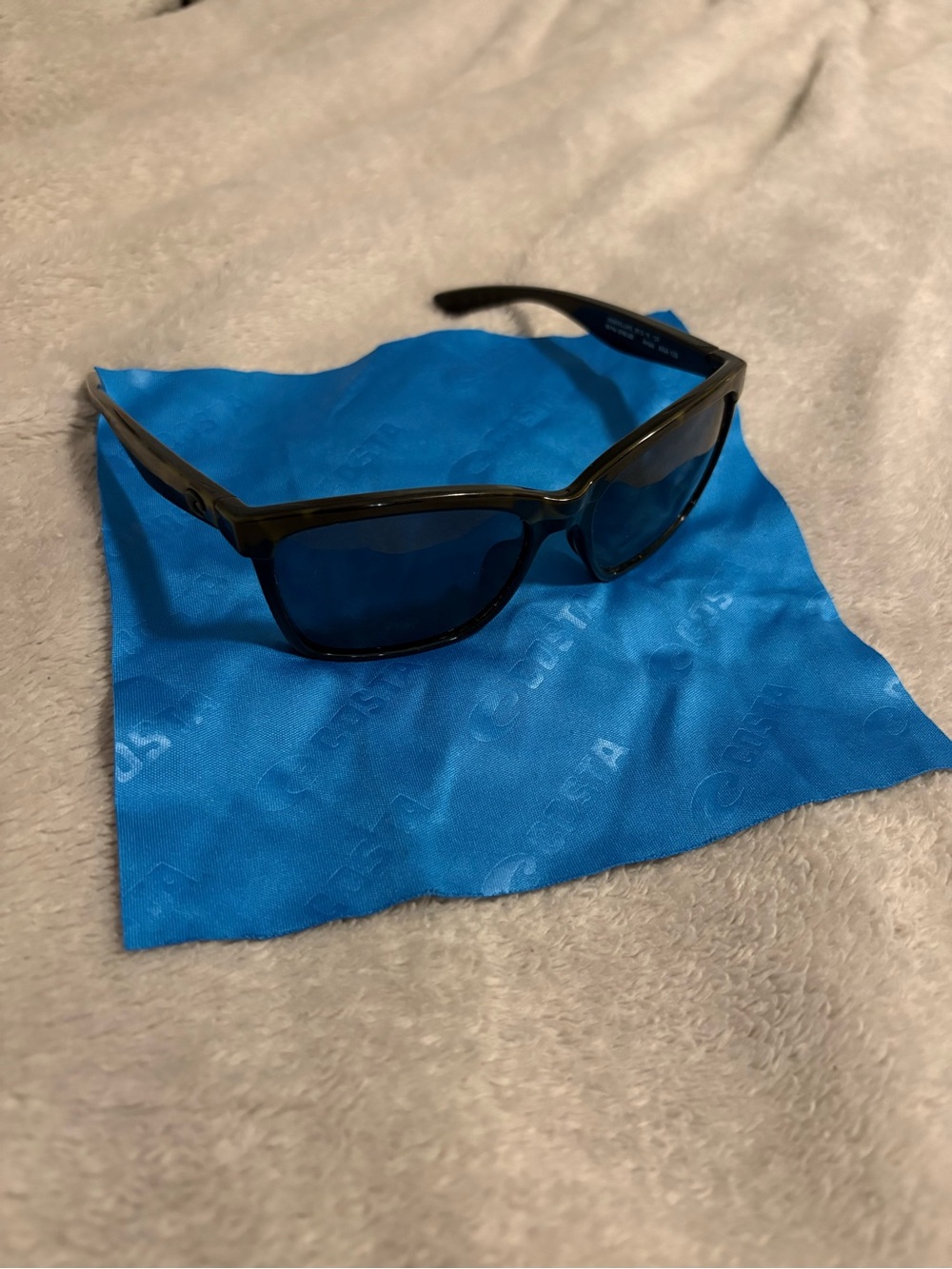 Costa Sunglasses with Case and Cloth